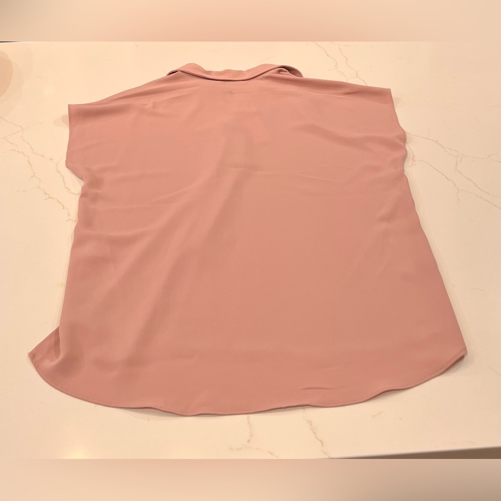 Maison d’Amelie Pink short sleeve Vneck top| M - Picture 6 of 12